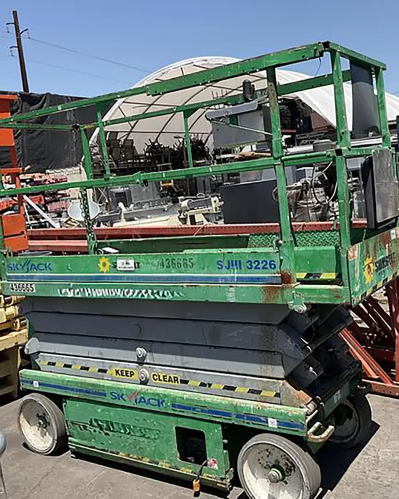 large-used-scissor-lift-green-sjiii-3226-2
